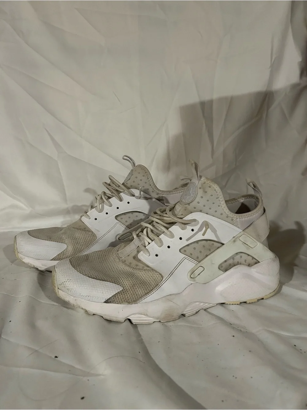 Nike Air Huarache Shoes White (Size 12)